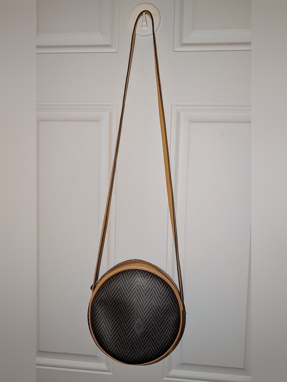 Mark Cross Canteen Style Round Herringbone  Crossbody Bag Gray Tan GUC - Picture 3 of 14